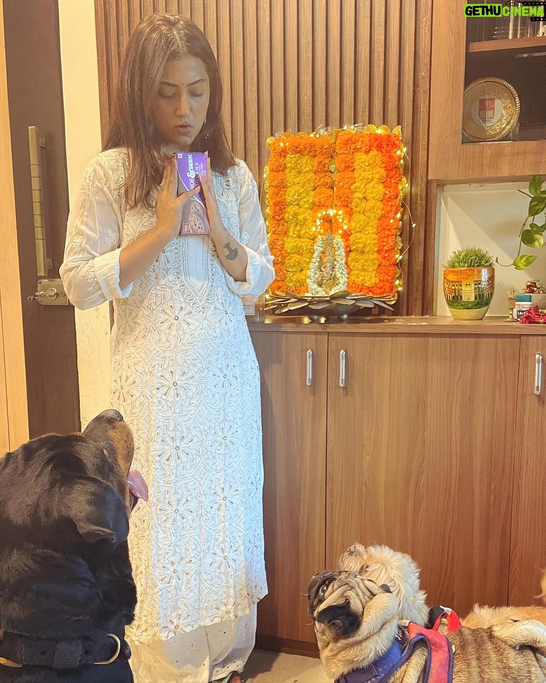 Anindita Bose - 4.6K Likes - गणपति बप्पा मोरया ✨
May you find new beginnings, endless happiness & joy in the little things, just like my doggos do after seeing a packet of hide n seek. 🥹
.
.
.
.
.
.
.
.
.
.
#instagood #instagram #insta #ganpatibappamorya #petmom #dogsofinstagram