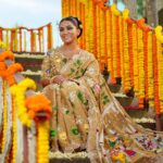 Anindita Bose Instagram - 🌺🌺🌺 . . . . . . . #instagram #instagood #instalike #saree #insta #durgapuja #instadaily #photoshoot #ashtami