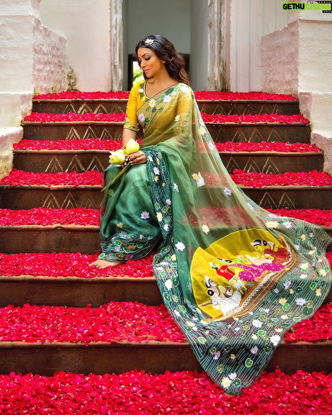 Anindita Bose - 4.9K Likes - 🌹পুজো এলো বলে 🌹
.
.
.
.
.
.
.
.
#instagram #instagood #instalike #saree #insta #shosti #durgapuja