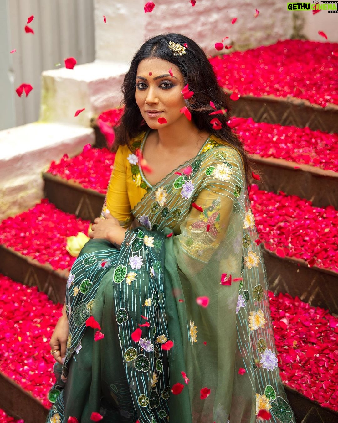Anindita Bose - 4.9K Likes - 🌹পুজো এলো বলে 🌹
.
.
.
.
.
.
.
.
#instagram #instagood #instalike #saree #insta #shosti #durgapuja