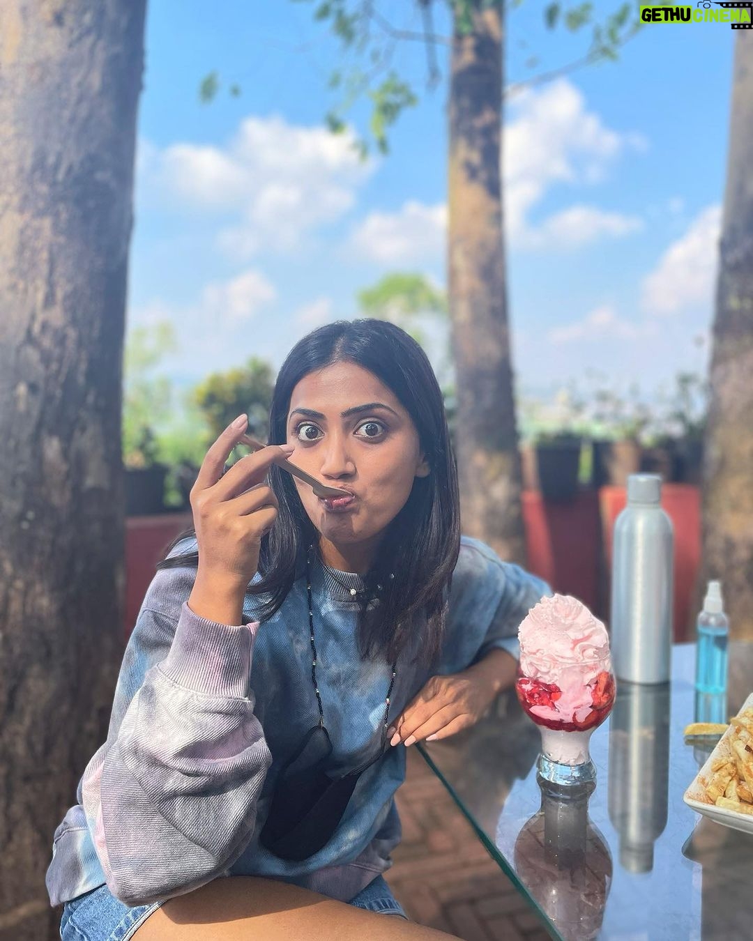 Anindita Bose Instagram - How much dessert is too much dessert???? π€ππ¦π«π° . . . . . . . . . . . . #thursdayvibes #thursdaythoughts #dessert #dessertlover #icecreamlover #instagram #instagood #instadaily #insta #thursdaythrowback