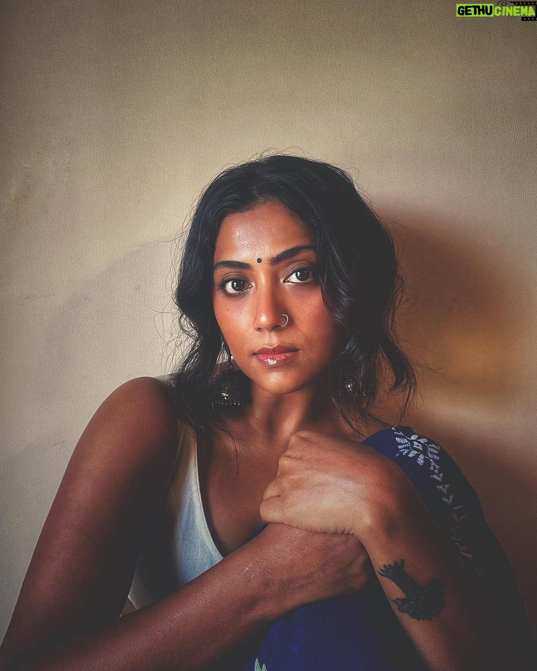 Anindita Bose Instagram - Sheje boshe achi 🌸 . . Saree @forsarees Jewellery @amrapalijewels . . . . . #instagram #insta #saree #vocalforlocal #instagood #instalike #sareegirlforever