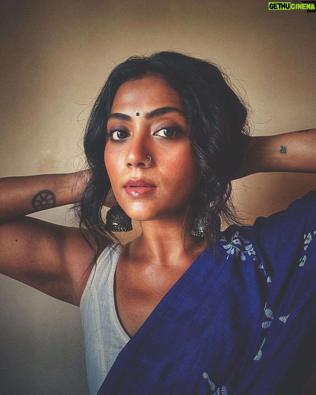 Anindita Bose Instagram - Sheje boshe achi 🌸 . . Saree @forsarees Jewellery @amrapalijewels . . . . . #instagram #insta #saree #vocalforlocal #instagood #instalike #sareegirlforever