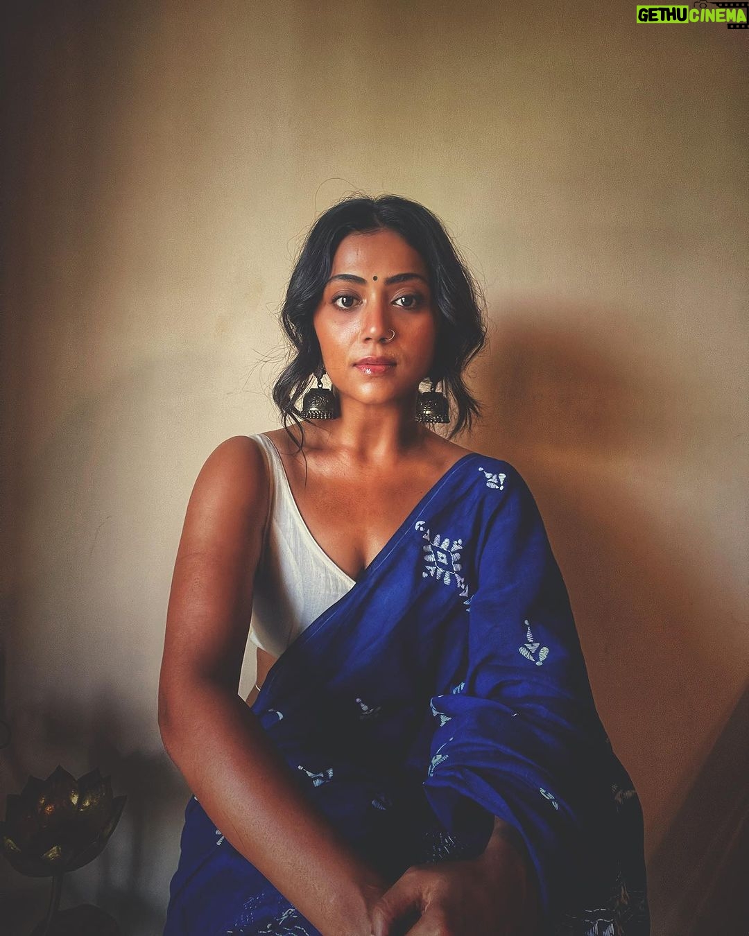 Anindita Bose Instagram - Sheje boshe achi 🌸 . . Saree @forsarees Jewellery @amrapalijewels . . . . . #instagram #insta #saree #vocalforlocal #instagood #instalike #sareegirlforever