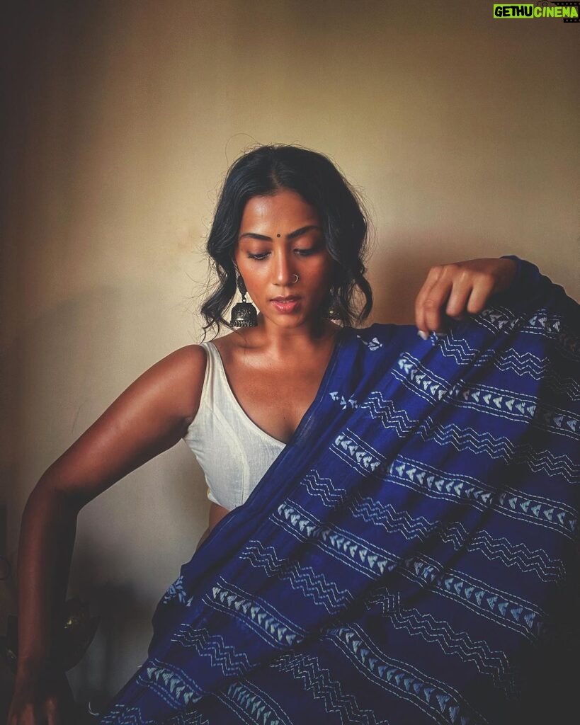 Anindita Bose Instagram - Sheje boshe achi 🌸 . . Saree @forsarees Jewellery @amrapalijewels . . . . . #instagram #insta #saree #vocalforlocal #instagood #instalike #sareegirlforever