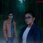 Anindita Bose Instagram – অপেক্ষার আর মাত্র ৩ দিন!

#ParnashavarirShaap Trailer out now | Series directed by @parambratachattopadhyay “screaming” from 10th November, only on #hoichoi.

#ChiranjeetChakrabarti @surangana_bandyopadhyay @gauravchakrabarty @aninditaa_bose @arna_mukhopadhyay #Sreejib #SouvikChakraborty #AritraSen @ig_roadshowfilmsofficial