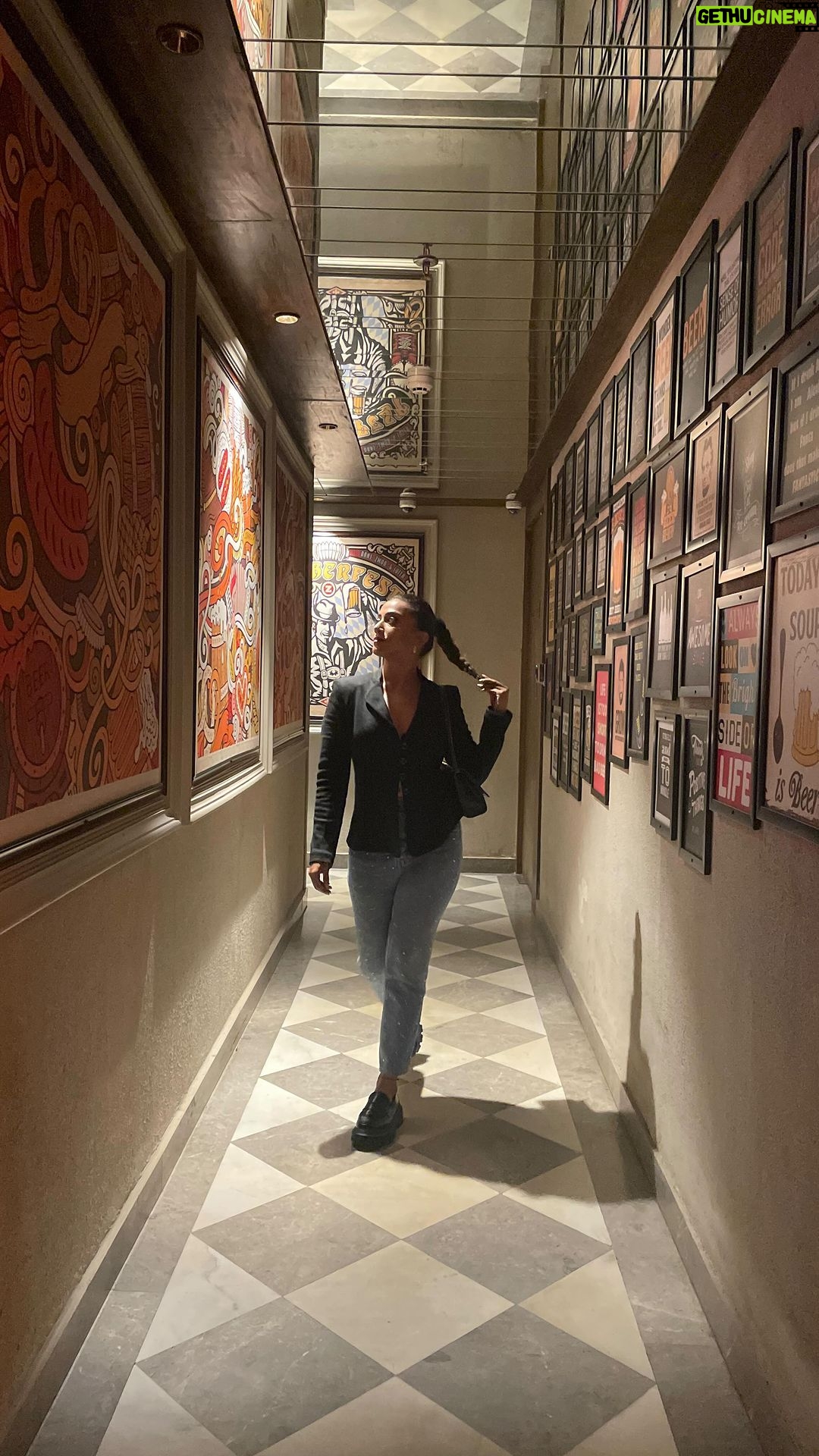 Anindita Bose Instagram - 💫⚡️✨ . . . . . . . . . . #réel #reelsinstagram #reelsvideo #instagram #instagood #insta #instadaily #fashion