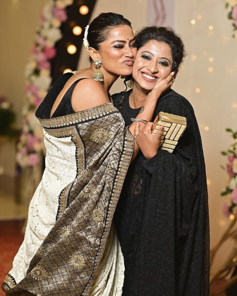 Anindita Bose Instagram - What happens when you find your favourite human in a crowd … swipe ➡️ Thank you @twc2014india for capturing these moments ❣️ . . . #sandiptasoumya #wedding #tistheseason #aboutlastnight