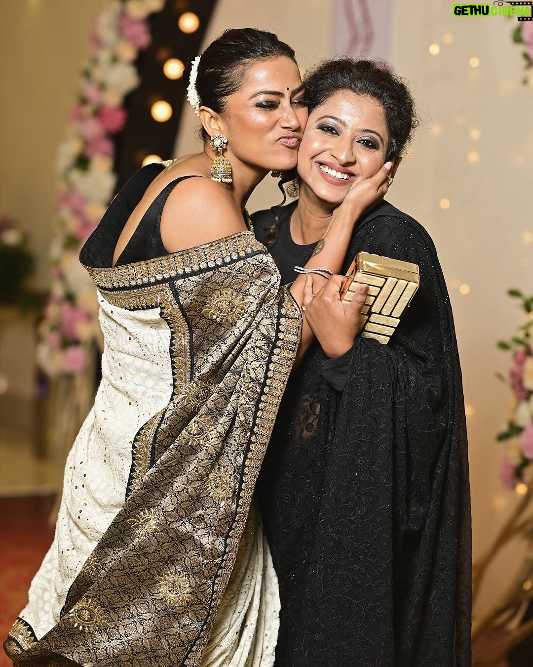 Anindita Bose - 16.3K Likes - What happens when you find your favourite human in a crowd … swipe ➡️
Thank you @twc2014india for capturing these moments ❣️
.
.
.
#sandiptasoumya #wedding #tistheseason #aboutlastnight