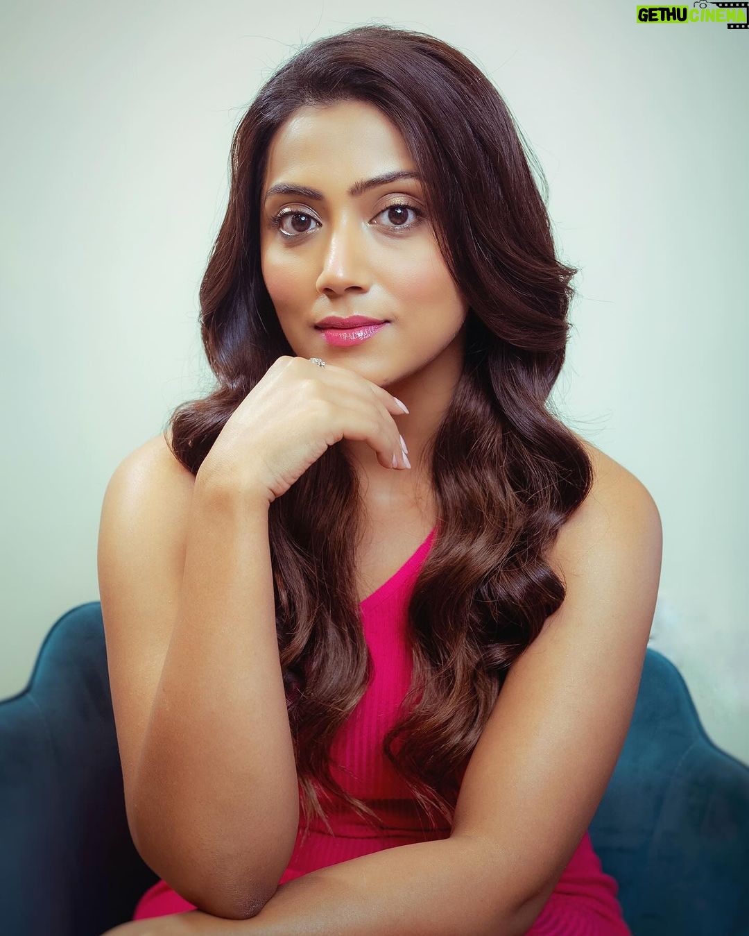 Anindita Bose - 4.8K Likes - Completely obsessed 🩷
.
.
.
.
Camera @saswata_majumder
HMU @optimisticaamrapali96
Dress @mango
Stylist @poulami.rgupta
@iamsudiptachanda
.
.
.
#ad #lorealparis #loreal #myhaircolormyexpression