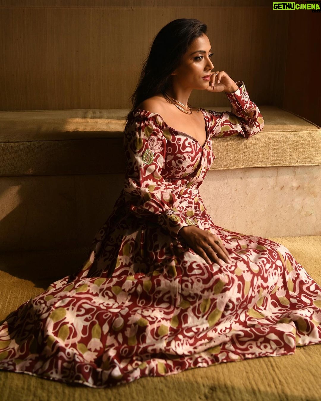 Anindita Bose Instagram - #aboutlastnight ✨ . . . Wearing @thejodilife HMU @makeupartist_prasenjit Photos by @sarkardebarshi19 . . . . . . . #ParnashavarirShaap #successparty #insta #instagram #fashion #vocalforlocal #instadaily #instafashion #instalike #instamood ITC Royal Bengal