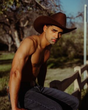 Anirudh Pisharody Instagram - You can take the boy out of Texas but you can’t take the Texas out the boy…. 🤠

📸: @jeiboi_