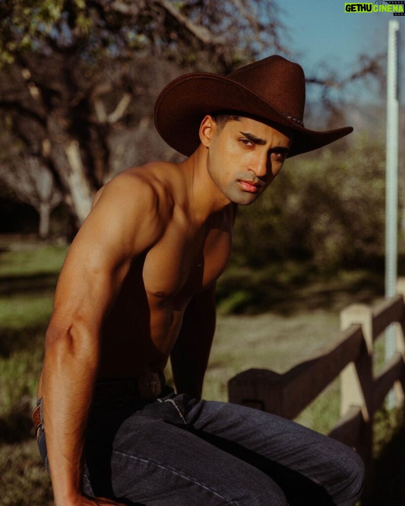 Anirudh Pisharody Instagram - You can take the boy out of Texas but you can’t take the Texas out the boy…. 🤠 📸: @jeiboi_ Austin, Texas
