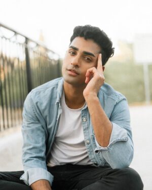 Anirudh Pisharody Instagram - Summer lovin’. 😎

(Emphasis on the summer 🥵)

📷: @jeiboi_