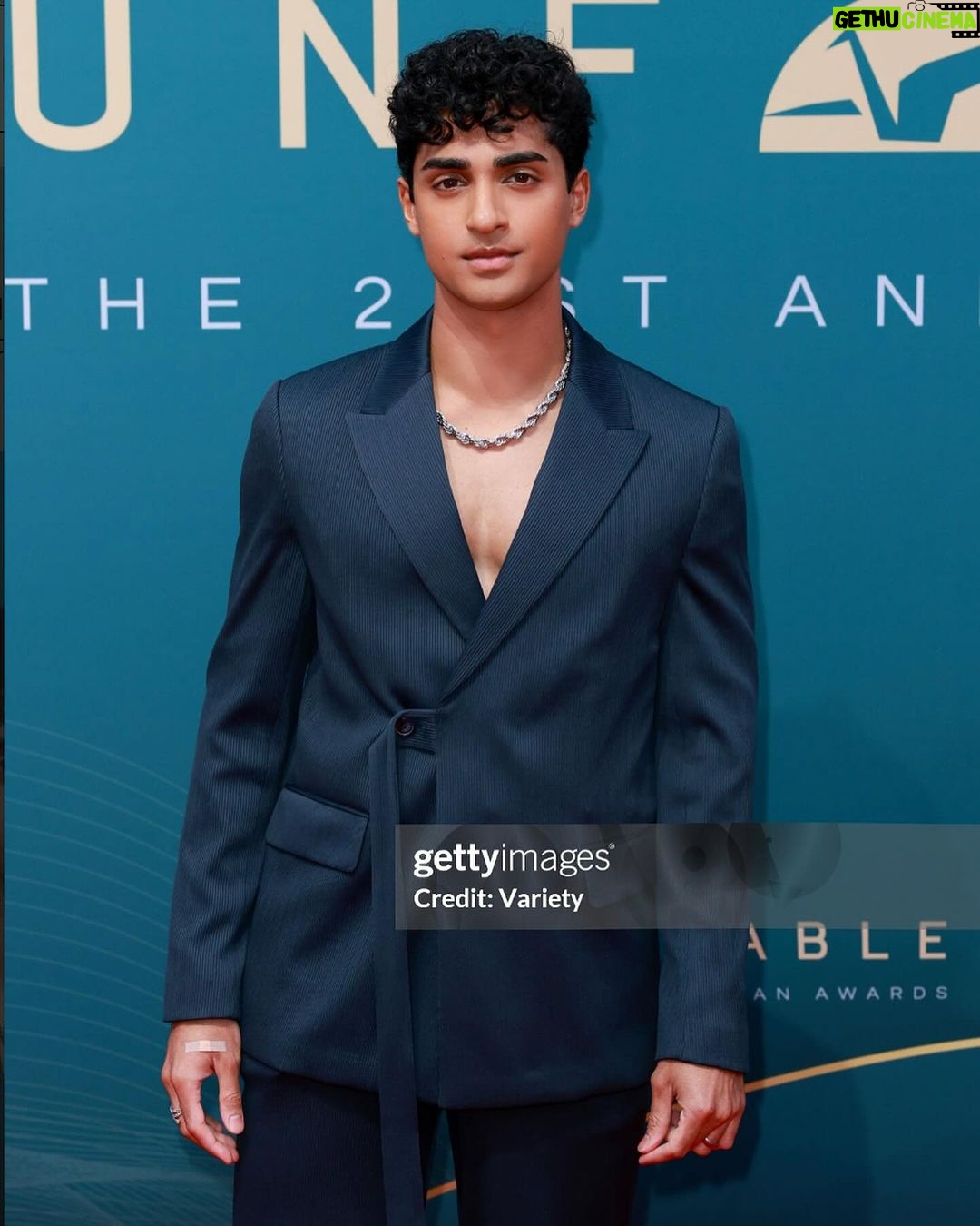Anirudh Pisharody Instagram - Shout out Asian, South Asian, and Pacific Islander Excellence 🤩 and @NeverHaveIEver for receiving the Vanguard Award! also shoutout to my crazy ass chihuahua for biting my hand 30 mins before the red carpet lollll I still love her though . 🐶 Thank you @character.media @unforgettablegala for another truly unforgettable night. Feeling seen and heard with our whole community ✊🏽 The Beverly Hilton