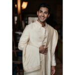 Anirudh Pisharody Instagram - 🪷🧧 The cultural ceremonies were a culmination of the love and respect we have for not only our Indian and Chinese heritage, but for the people who matter the most - our families. Read more on Vogue India - 🔗 “College sweethearts Anirudh Pisharody and Jill V Dae tied the knot with a celebration in Rome that doffed its hat to both their cultures” Link in bio ➡️ Castello Orsini-Odescalchi di Bracciano