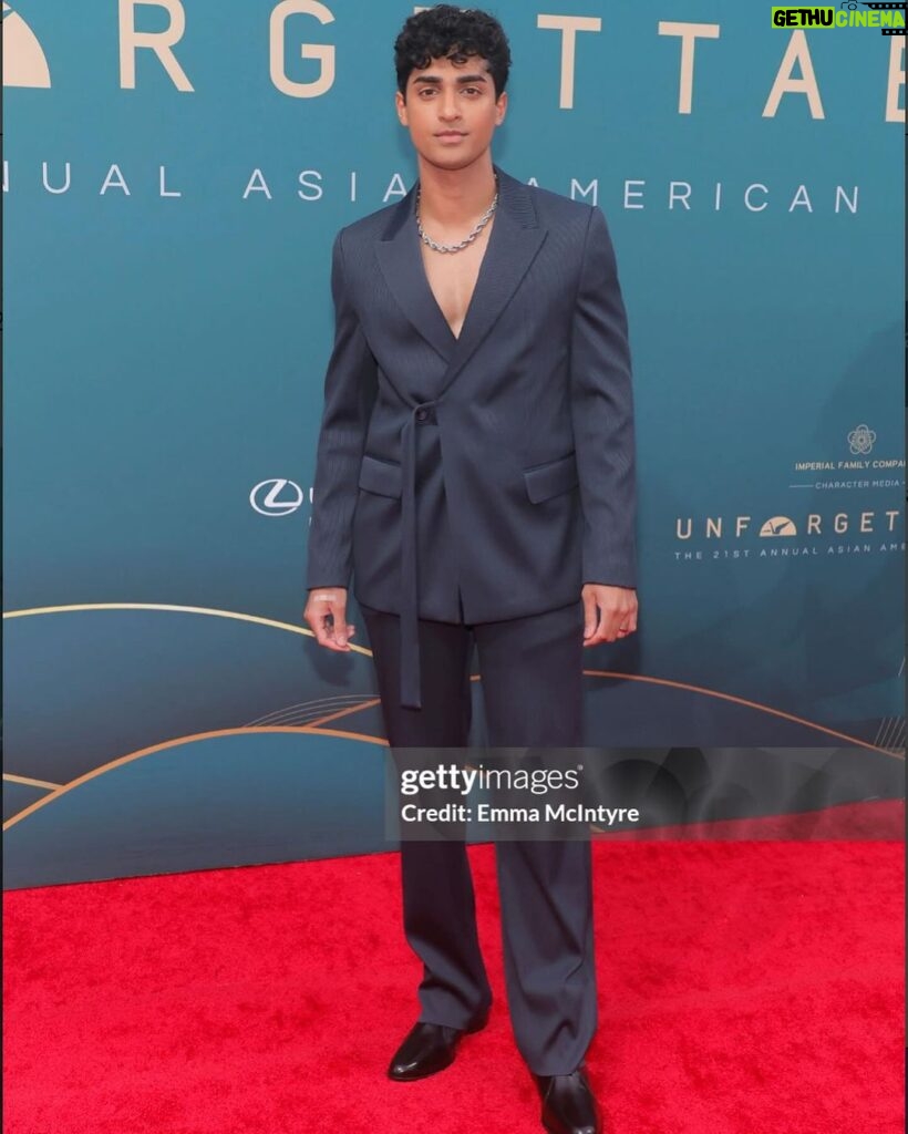 Anirudh Pisharody Instagram - Shout out Asian, South Asian, and Pacific Islander Excellence 🤩 and @NeverHaveIEver for receiving the Vanguard Award! also shoutout to my crazy ass chihuahua for biting my hand 30 mins before the red carpet lollll I still love her though . 🐶 Thank you @character.media @unforgettablegala for another truly unforgettable night. Feeling seen and heard with our whole community ✊🏽 The Beverly Hilton