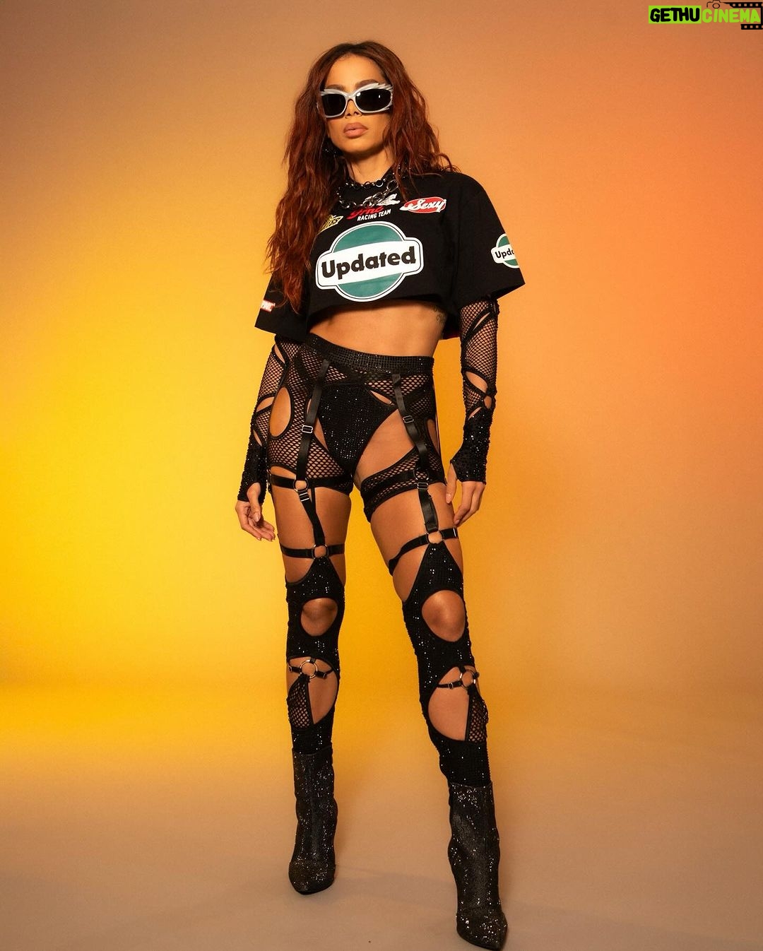 Anitta Instagram - Only and best way to start the yearrr! *ੈ✩‧˚ 2024, I’m ready! *ੈ✩‧˚ Brazil