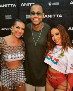 Anitta Instagram - No words can describe the energy of performing in Brazil. 🔥❤️‍🔥 🇧🇷 Bahia, já estou com saudades, mas já já a gente se encontra de novo! Bahia - Praia do Forte