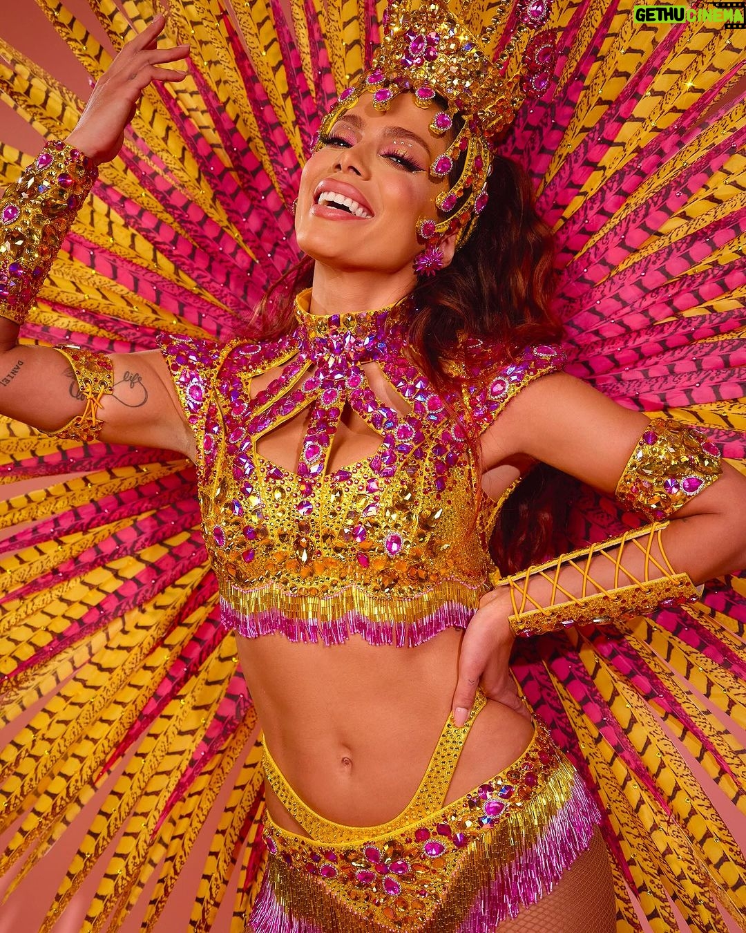 Anitta Instagram - My favorite time of year is finally here!! Carnival is one of the most important and special traditions we have in Brazil and I can’t wait to share it all with you. Get ready for more looks, more dancing, more culture, more everything!!! Let’s goooo 🇧🇷 💃🏽 🧡 🎊 — Brasil, foi dada a largada do nosso kikiki pré carnaval!!! 🎉🔥 Salvador, não podia ter melhor jeito de começar nossa festa! Obrigadaaa!! *ad: @maccosmeticsbrasil Bahia - Salvador