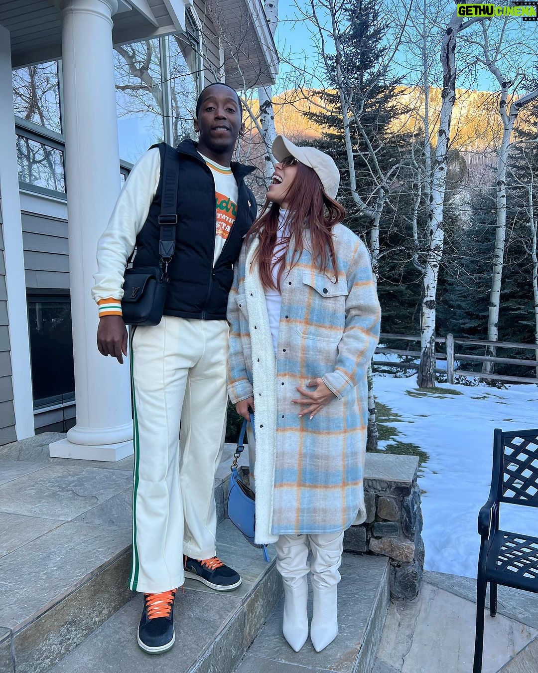 Anitta Instagram - We loooooove the snow season