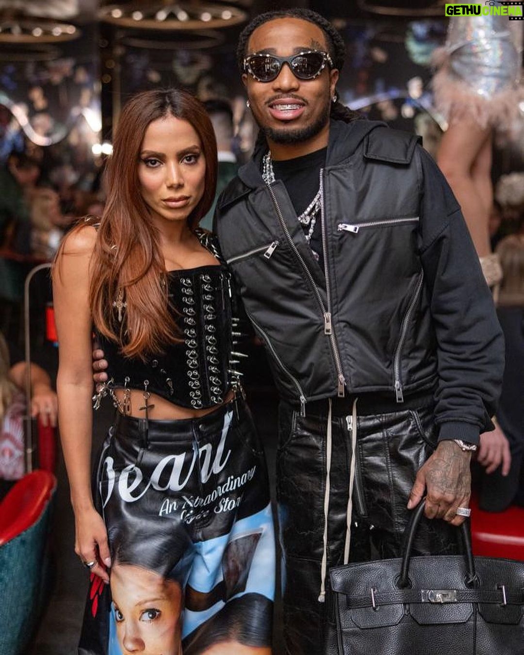 Anitta Instagram - When your best friend opens his 50 different business around the world and you gotta see it from close @davidgrutman ❤️ killing it in Vegas @livlv @papisteaklv @komodolv