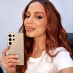 Anitta Instagram - Inovar é comigo mesmo e pelo visto com a @samsungbrasil tb!! O novo Galaxy S24 chegou com Galaxy AI, a Inteligência artificial da Samsung, fazendo vários babados incríveis deixando nossa vida muito mais fácil, como tradução simultânea em áudio e texto, eu tô passada e já tô com o meu! Haha #publi #GalaxyS24Ultra #GalaxyAI