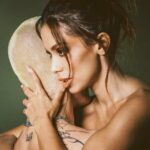 Anitta Instagram - lo que sucede detrás de escena NO se queda detrás de escena... 🤭porque aquí se lo muestro jajaja 👉 desliza para ver