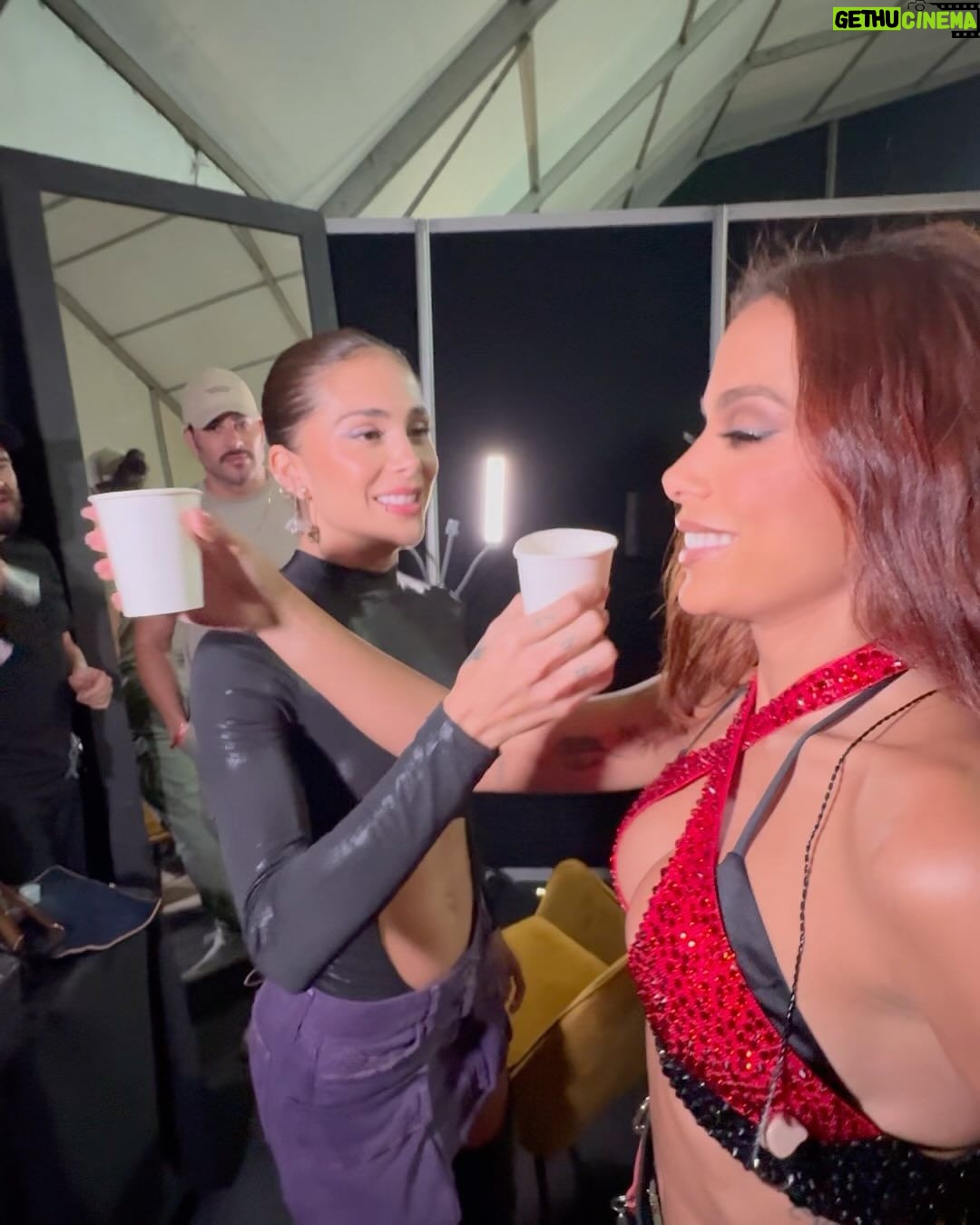 Anitta Instagram - Así es cuando vengo a Colombia. ¡Repetiría esa noche mil vecess! ❤️🔥 ¿Cuál fue tu momento favorito? #Megaland2023 Bogotá, Colombia