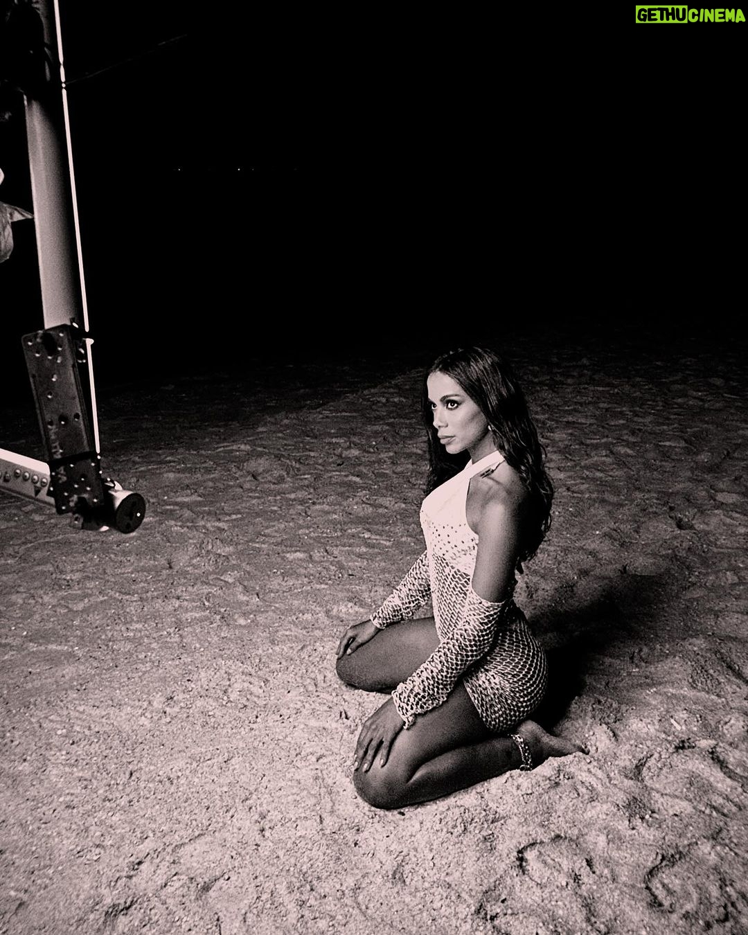 Anitta Instagram - vcs amam uma fofoca de bastidor nĂ©? Olha o que espera vcs no visualizer de JOGA PRA LUA 🌙 segunda 11h! Quero ver quem tá ansioso pro vĂdeo nos comentáriossss!!!