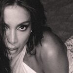 Anitta Instagram - Saiu!!! É hora de tacar play em #JogaPraLua 🌙🍑 ft. @dennisdj @pedrosampaio! Quem aí vai se acabar qdo essa tocar?
