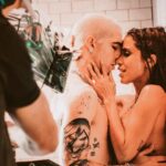 Anitta Instagram - un trabajo muuuy difícil jajaja 🚿 comenta un ‘❤️‍🔥’ si estás listo para 'Mil Veces'❤️‍🔥🚗 mañana a las 8 pm ET