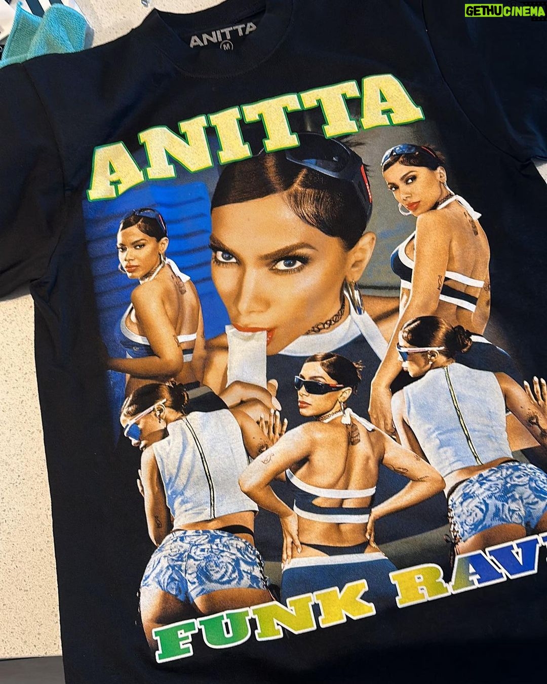 Anitta Instagram - Did u get my merch already ? // anittashop.com