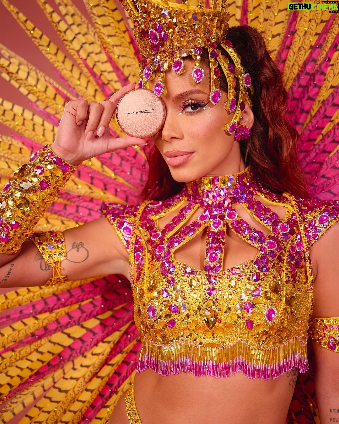 Anitta Instagram - My favorite time of year is finally here!! Carnival is one of the most important and special traditions we have in Brazil and I can’t wait to share it all with you. Get ready for more looks, more dancing, more culture, more everything!!! Let’s goooo 🇧🇷 💃🏽 🧡 🎊 — Brasil, foi dada a largada do nosso kikiki pré carnaval!!! 🎉🔥 Salvador, não podia ter melhor jeito de começar nossa festa! Obrigadaaa!! *ad: @maccosmeticsbrasil Bahia - Salvador
