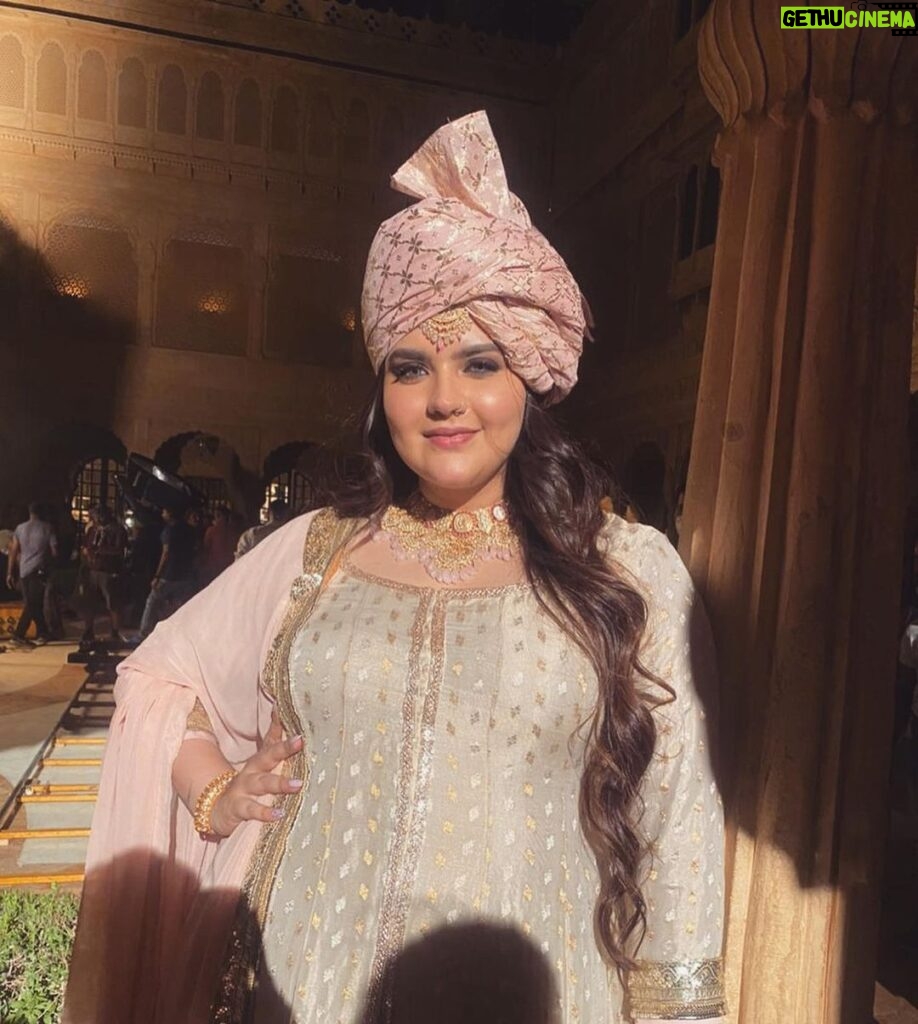 Anjali Anand Instagram - … getting so many messages about my decision to wear a pagdi for Rocky’s wedding in Rocky Aur Rani Kii Prem Kahaani. So many women are saying they’re inspired to do the same, either as a look or for their brothers or friends weddings. It was a collective decision made by me and the creators of the film to go ahead and Make Gayatri wear a pagdi for Rocky’s baraat sequence. Fun fact- I have worn it twice before, maybe more for my brothers’ and close friends’ weddings because, baraati hai, taiyaar ho kar aayenge. The joy it gives me to see how people are messaging me about this, breaking barriers, accepting culture and traditions and at the same time making it their own♥️ Go ahead and follow your heart and I promise, you’re not alone. ♥️ . . . . . 1st photo Wearing - @manishmalhotra05 (For the first time ever eeeep 🥰) 2nd I usually make my own outfits 🥰 3rd Made by @jayaanand_07 ♥️ . . #RockyAurRanikiiPremKahaani #GayatriRandhawa