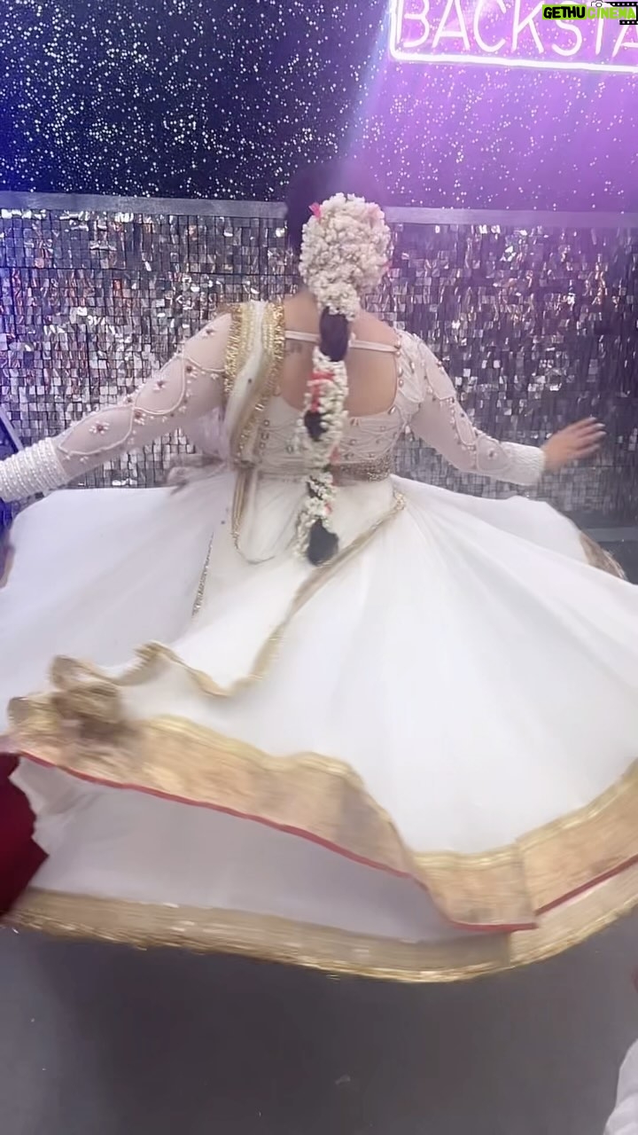 Anjali Anand Instagram - … tu Jhoom ✨ . . . . . . . Hair @pinkyroy9467 Makeup @beauty_integrated_official Costume @harshalds @shilpa.suraj.chhabra @komalsoni_