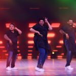 Anjali Anand Instagram - …. I didn’t know I had a BHAI streak in me. Can’t wait for you guys to see our performance tonight. Dekh ke accha lagaa toh VOTE KAR NA MAAMU ♥️✨ Please watch us have a blast and pay tribute to one of the best written and performed characters in the history of Indian cinema. EVERYBODY LOVES CIRCUIT and if you know me, you know how much I love love love circuit and everything @arshad_warsi does ♥️✨ my love for the actor and character made me dedicate this whole week to him. I may not say much but I’m sure when you see the performance, you’ll know. It will show ♥️♥️♥️♥️ #jhalakdikhlaajaa #anjalianand #anjanny Hair @pinkyroy9467 Makeup @beauty_integrated_official Costumes @harshalds @komalsoni_ @shilpa.suraj.chhabra Choreo team (all my jaans) @kunjanjani @maheshpoojary80 @sunita_datta9 @blue_theflava @rahulkatariaa Our cutest cheerleader @salsasneha