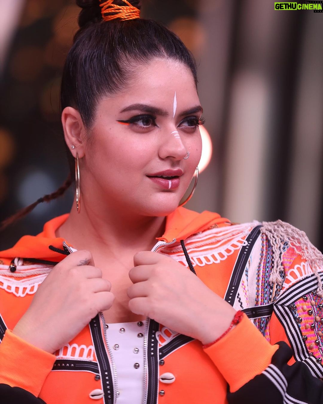 Anjali Anand Instagram - … आग तो मैं हूँ 🔥 . . . . . . #JhalakDikhlaaJaa #AnjaliAnand #JhalakDikhlaaJaa11 . . . . Hair @pinkyroy35 Makeup @beauty_integrated_official Costume @harshalds @shilpa.suraj.chhabra @komalsoni_ Asst @nilesh_jadhav_01