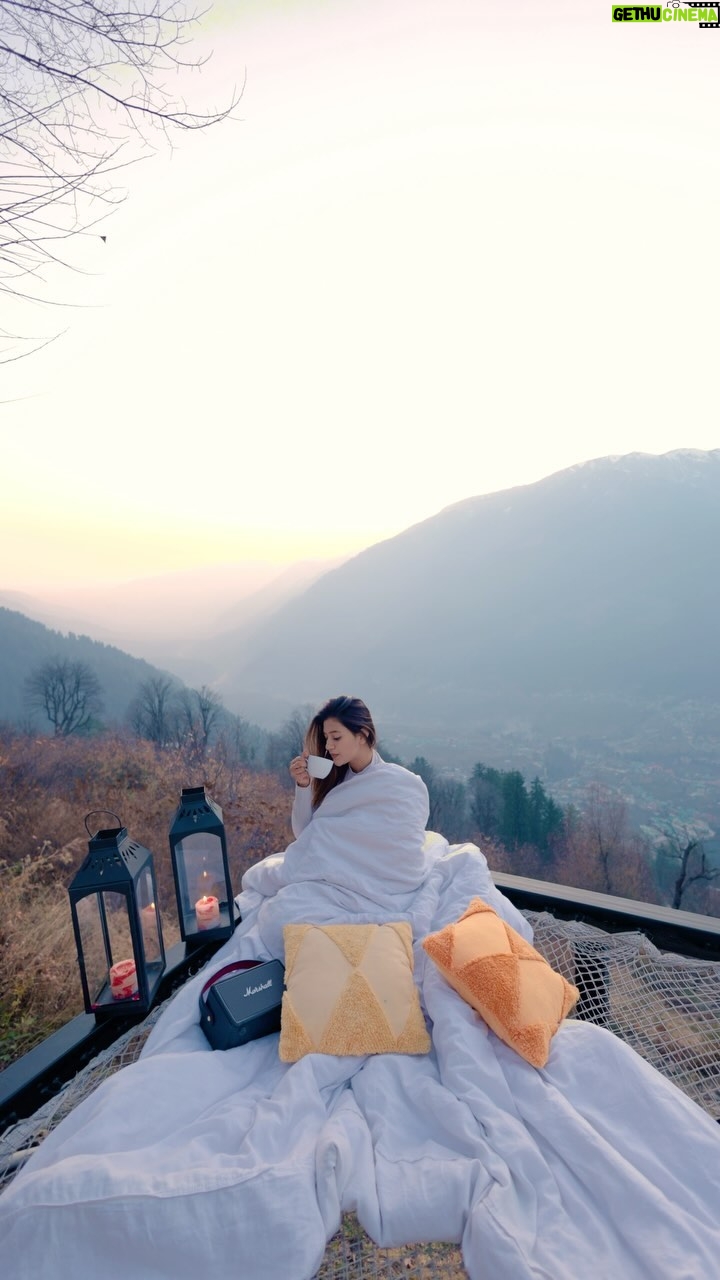 Anjali Arora Instagram - 🫰🏻Wonderful stay at @whitemuskresort #anjaliarora #hamtapass #manali #mountains