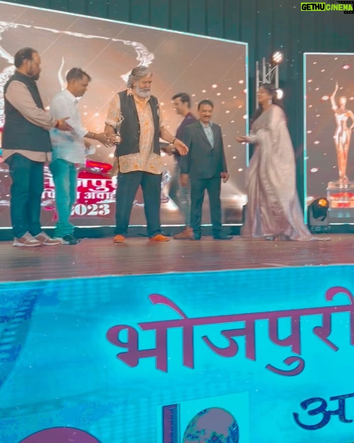 Anjana Singh Instagram - About last night Got Best Popular Actress Award 2023 Thank you so much BHOJPURI FILM AWARD Vinod Gupta Ji & Team Thank you so much each and everyone for your love and support ❤️ #blessed