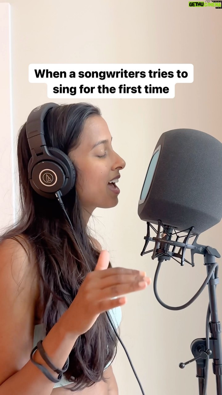 Anjulie Persaud - 2.9K Likes - Wait for it… 😳 #singersongwriter #producer #artist #studio #reels