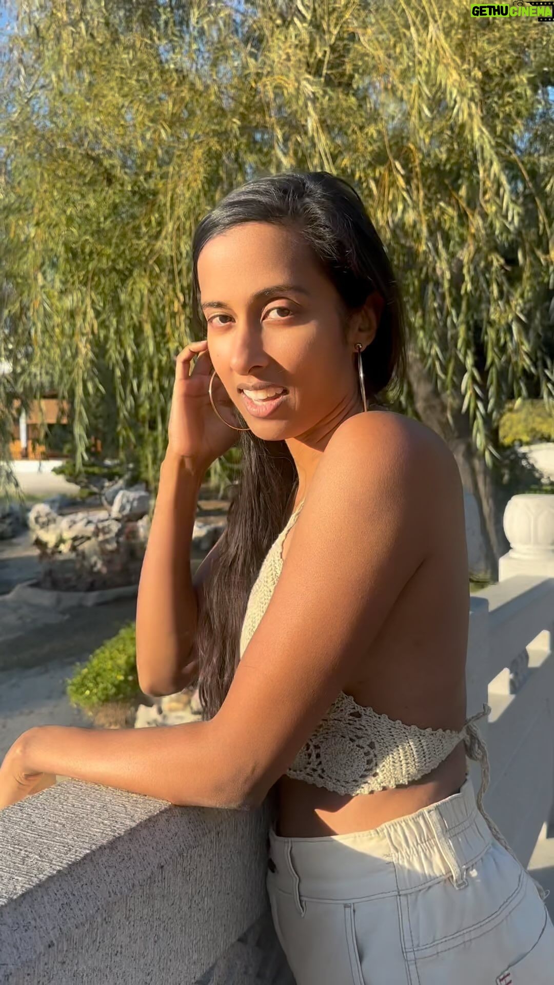 Anjulie Persaud Instagram - Producing and writing a new one👆🏽Thinking of calling this “Starlit Dimension” What do you think? 🥥🌴🥥🌴 🎥 @clement_oberto 🫶🏾✨ #newmusic #producer #songwriter #indieartist #guyanese #caribbean #tropical