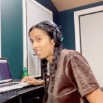 Anjulie Persaud Instagram - Wasn’t expecting that 😳 #skit #indieartist #studio #recording #reels