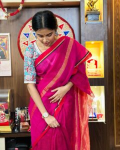 Ankita Bhattacharyya Instagram - Amar Jamai Koi ?🤭 📸 @antarashet ❤️ Blouse - @boutique_mayaz Saree - @reneindia.official