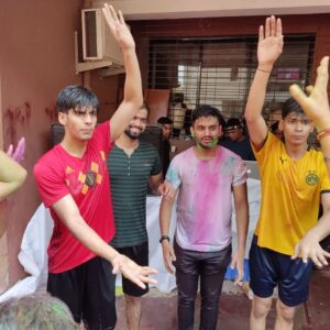 Anmol Jyotir Instagram - Arre bhaiya Holi hai!!!😁🎉🎊❤️🧡💛
#holicelebrations🎉