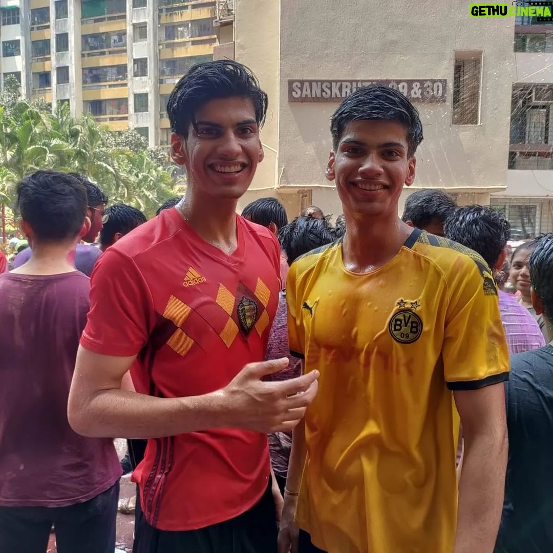 Anmol Jyotir - 4.5K Likes - Arre bhaiya Holi hai!!!๐๐๐โค๏ธ๐งก๐
#holicelebrations๐