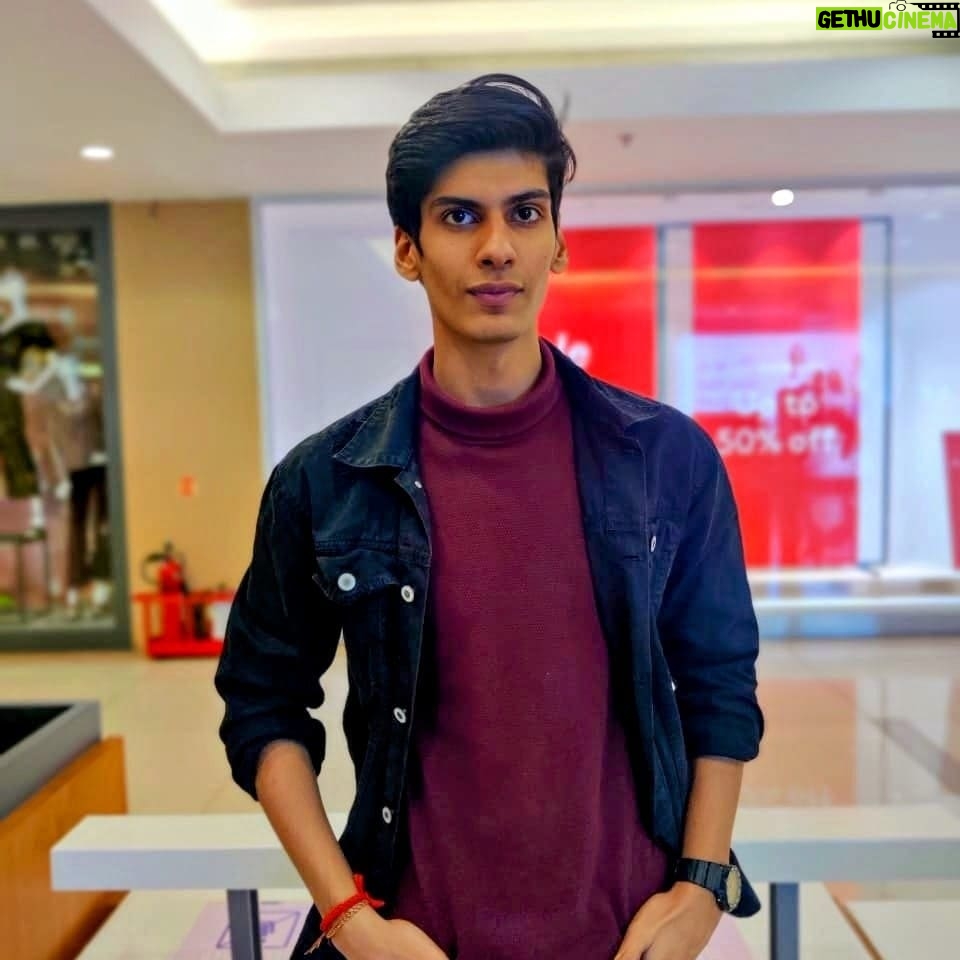 Anmol Jyotir - 3.6K Likes - Classic Christmas Eve โค๏ธโจ... #merrychristmas๐