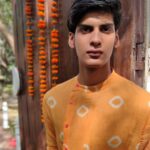 Anmol Jyotir Instagram – Art is like a kite… You have to pull the string hard to stretch it to its limit…but you don’t want to pull it so hard that you break the thread.. because the thread connects you to the land and its peoples..
 😊❤️…#happymakarsankranti🔶🔷