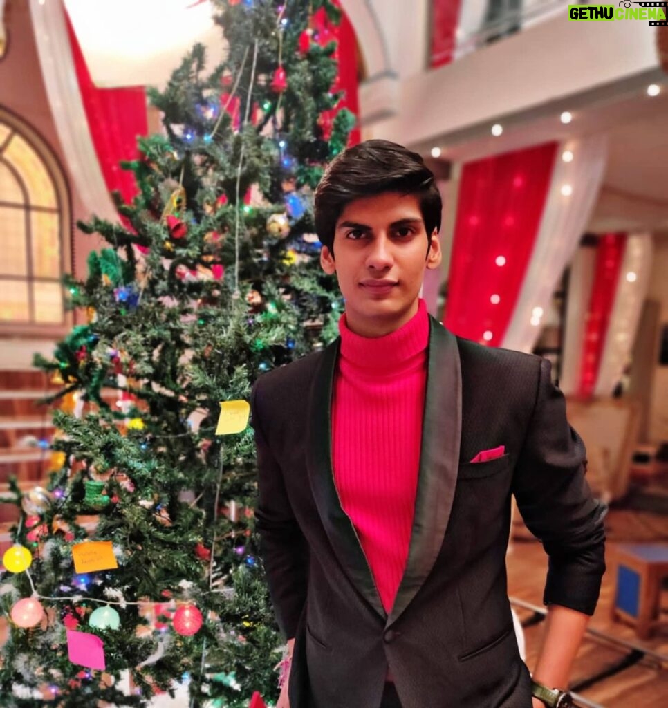 Anmol Jyotir Instagram - Merry Christmas Everyone!!!🎄🥳❤ #christmascelebration #yrkkh❤