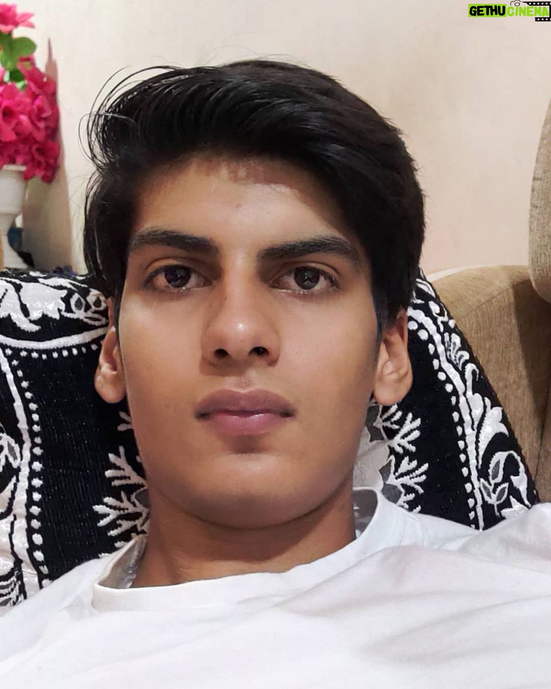 Anmol Jyotir - 3.7K Likes - Seriousness has no fun...it only looks good on insta ๐๐... so chill and enjoy every moment of life ๐โค๏ธ#randomclick